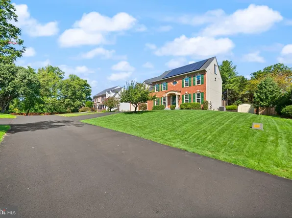 5604 Willow Crossing Ct, Clifton, VA 20124