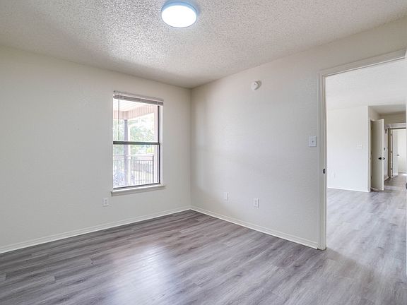 4th image of 7500 Jenny Lind Rd Unit 122