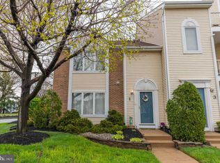 1 Michele Ct, Levittown, PA 19057