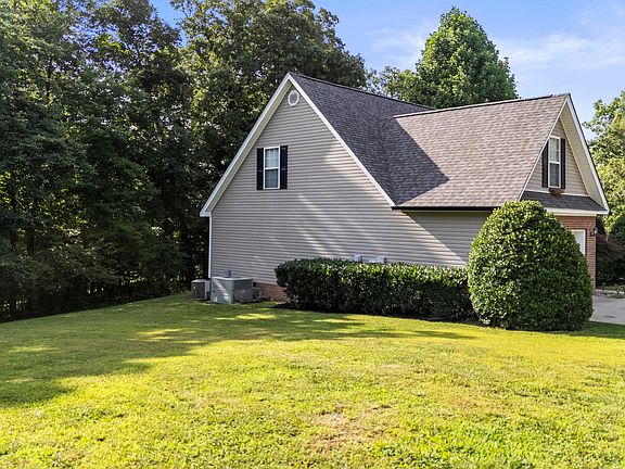 4th image of 9108 Broad Leaf Ln