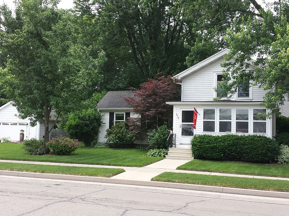house with two car garage