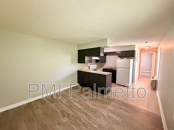 5th image of 1908 Tall Pines Cir APT 4