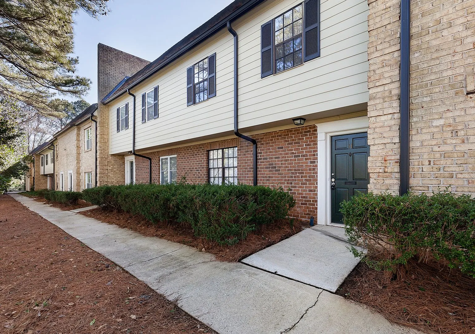 2 Bed 2.5 Bath In Atlanta! Security Deposit Is Negotiable! — Photo 1