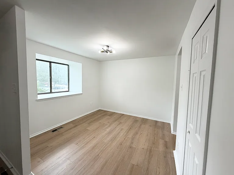 7038 Knighthood Ln — Photo 3