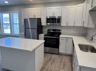 8 Ruthven Ave APT 2L, Worcester, MA 01606