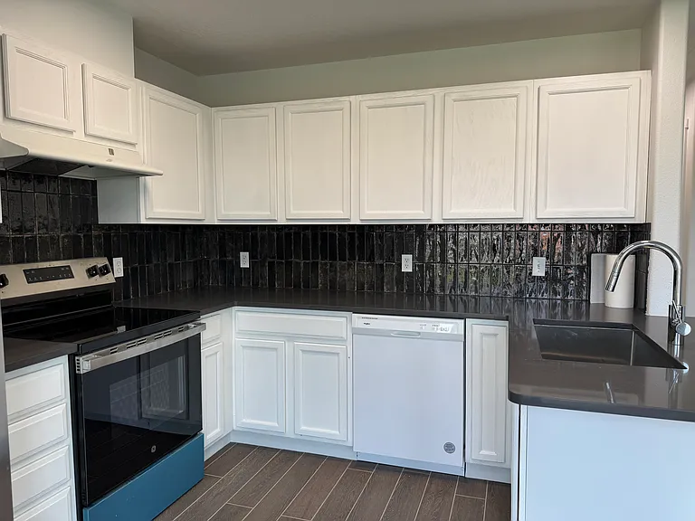 1603 E Coeur D Alene Ave #A — Photo 8