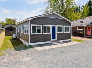 110 4th St, Saratoga Springs, NY 12866