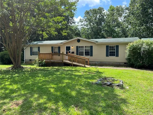 539 Mountain Lake Dr, Jasper, GA 30143