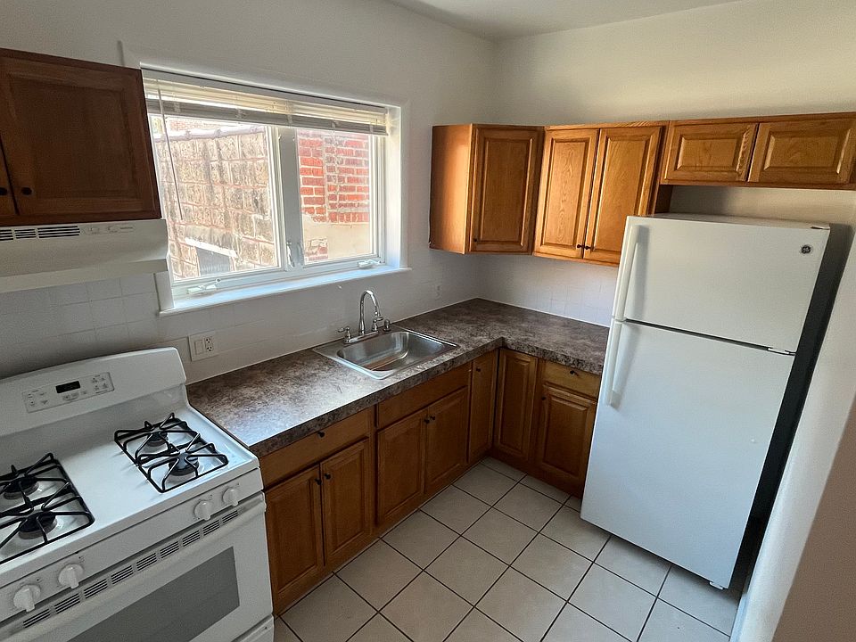 1st image of 2541 41st St