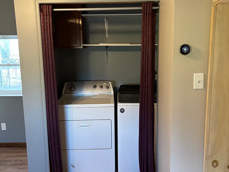 Dining Room/Laundry Room