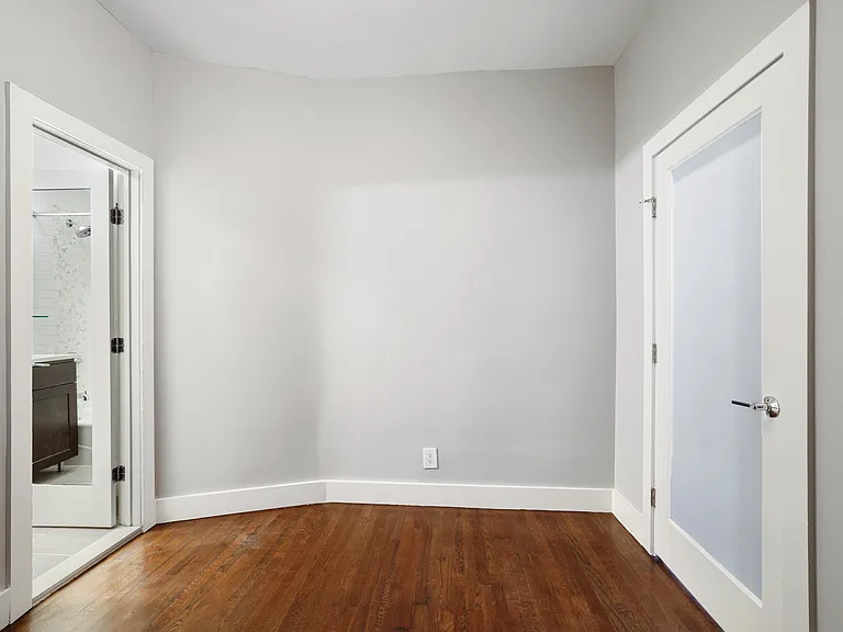 510 E 88th St #2D — Photo 6