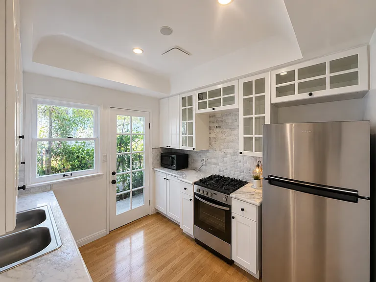 423 Ocean Ave #A5 — Photo 9