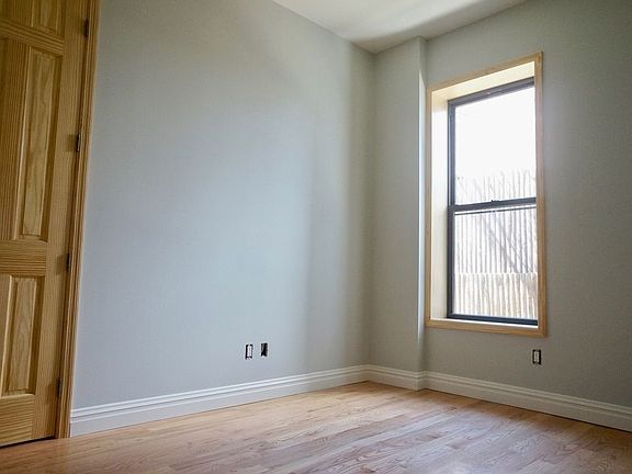 4th image of 440 Senator St #C3