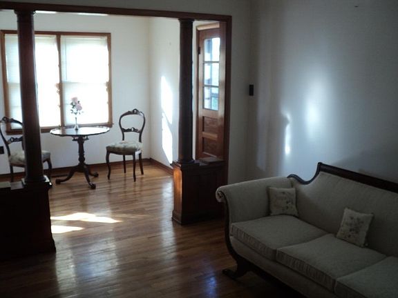 3rd image of 423 Bradley St