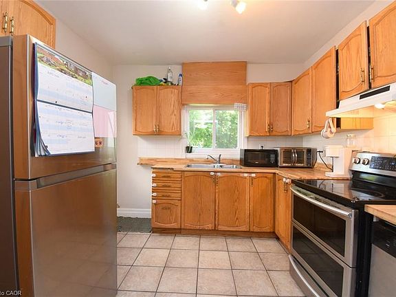 5th image of 12 Wood St W