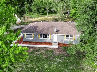 27600 S Walker Rd, Harrisonville, MO 64701