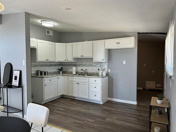 5th image of 8421 Alder Ave