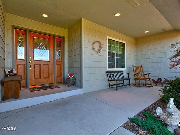 5th image of 380 Pheasant Crest Dr