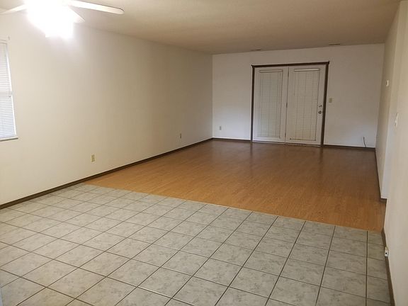 4th image of 676 Abbie Ct