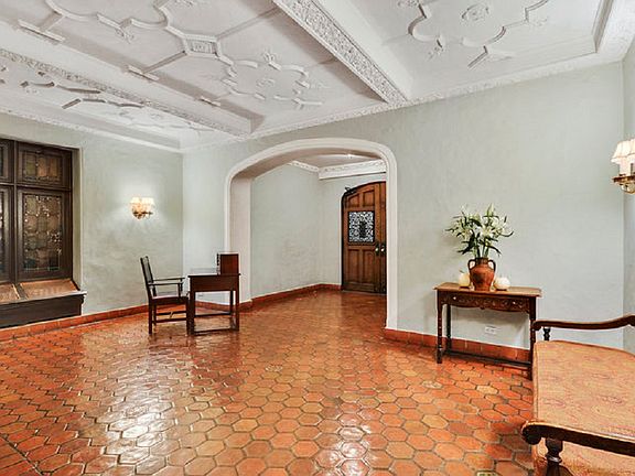 5th image of 40 W 67th St APT 2B