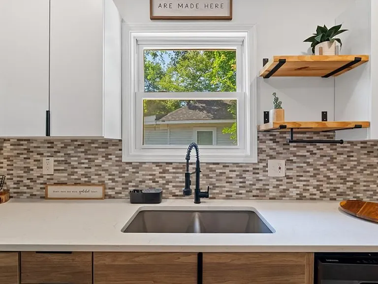 2352 Herring Rd SW — Photo 16