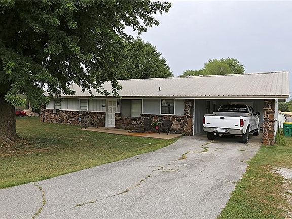 2nd image of 108 Western Heights Cir