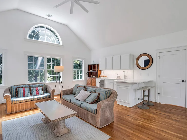 1110 N Sea Rd — Photo 19