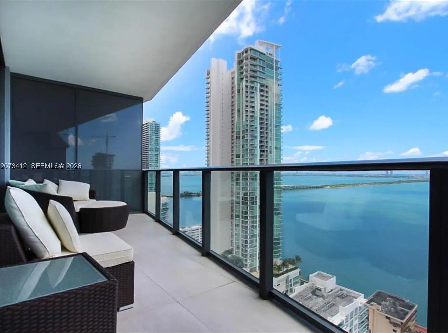 Icon Bay Condo — Photo 2