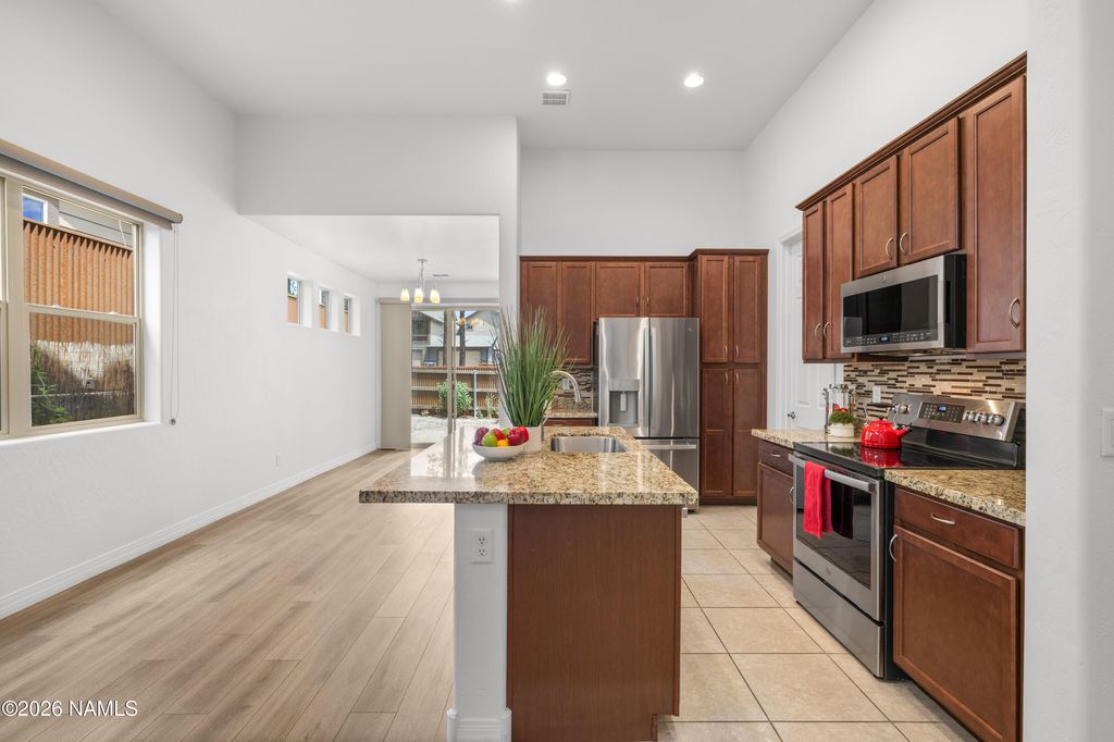 2526 W Josselyn Dr, Flagstaff, AZ - View 3