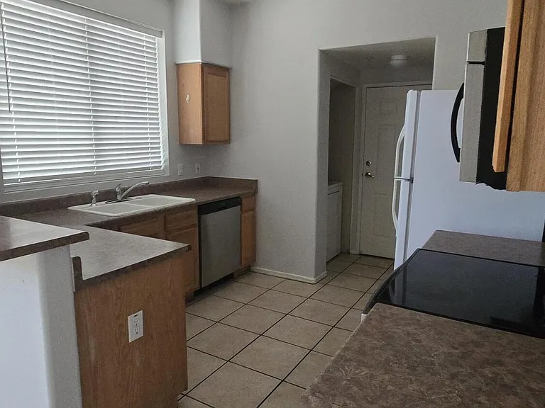 1445 E Broadway Rd #119 — Photo 9