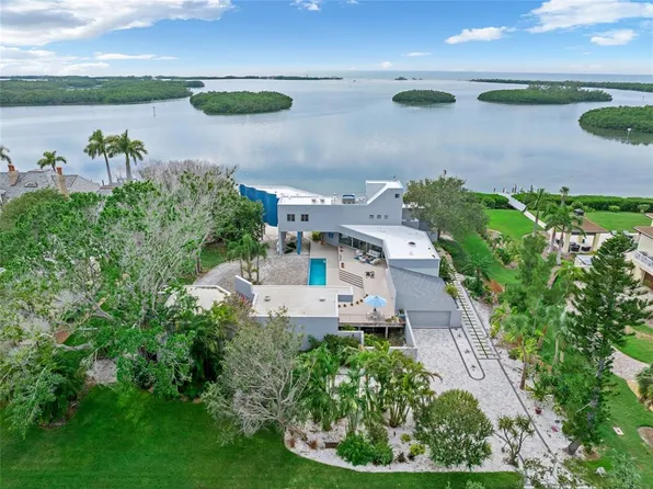 1761 Oceanview Dr, Tierra Verde, FL 33715