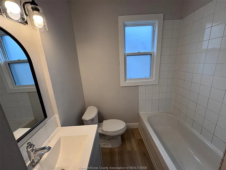 454 Vera Pl — Photo 10