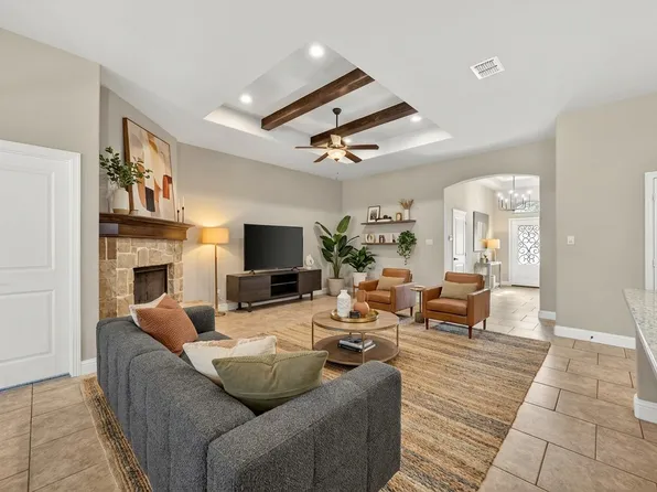 676 Fossil Wood Dr, Fort Worth, TX 76179