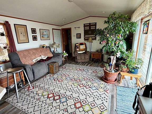 4th image of 1632 River View Rd