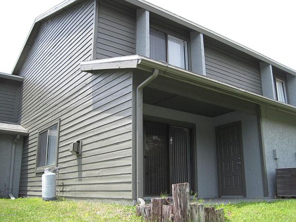 4th image of 160 Limewood Pl #D