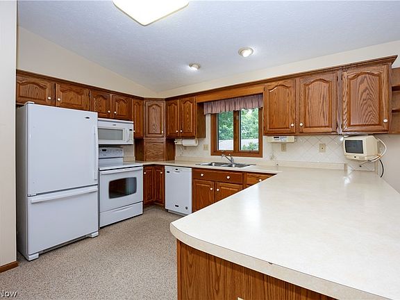 5th image of 1825 Paradise Rd APT 702