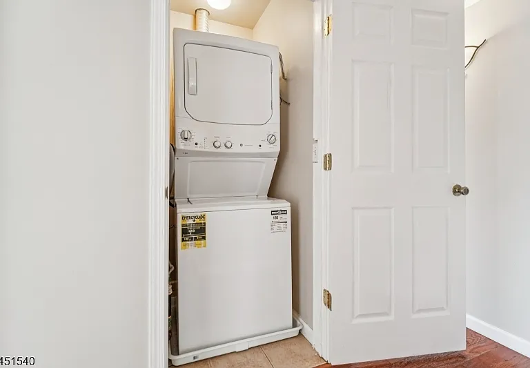 141 Walnut St #2 — Photo 28