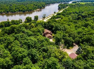 5721 22nd Ave, Vinton, IA 52349