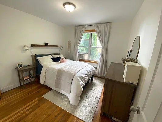 Rented by Bouklis Group | media 7