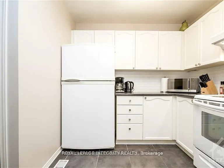15 Peterson Pl — Photo 11