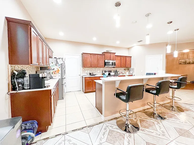 402 Rock Springs Cir — Photo 11