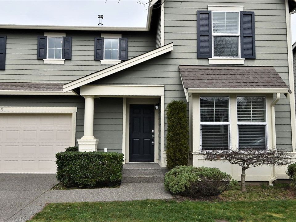 1st image of 1423 32nd Pl NE