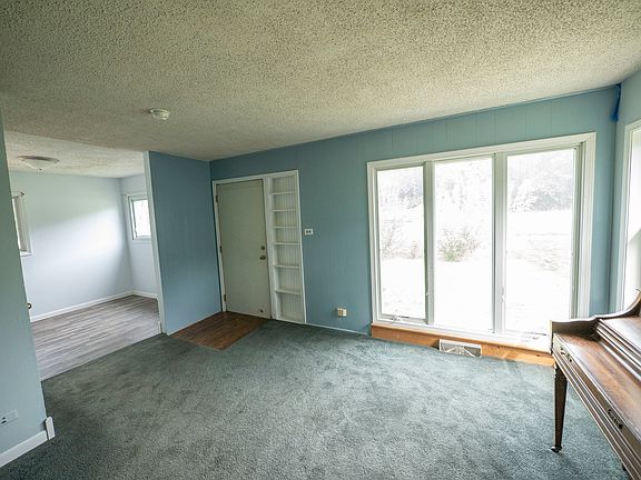 3rd image of 604 S Neltnor Blvd
