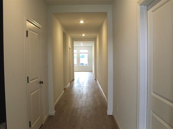 4th image of 4359 Vibernum Ave