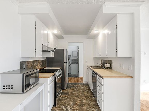4th image of 45 Eagle Crest Dr APT 212