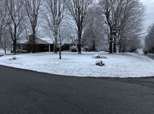 939 Stinnett Rd, Madisonville, TN 37354
