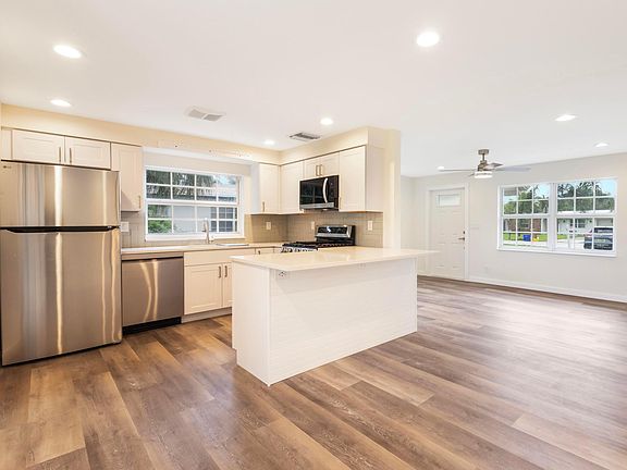 3rd image of 359 Garden Boulevard