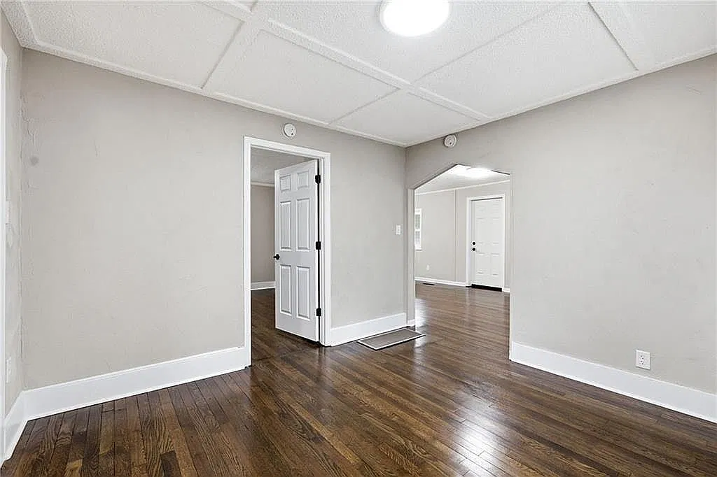 2 bed, 1298 sqft, $2,300 — Photo 4