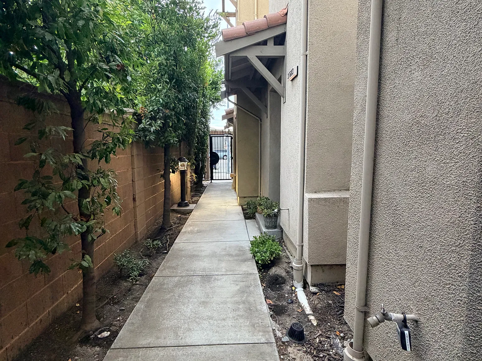 2 bed, 1161 sqft, $3,450 — Photo 4