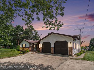 1305 S Oakland St, Saint Johns, MI, 48879